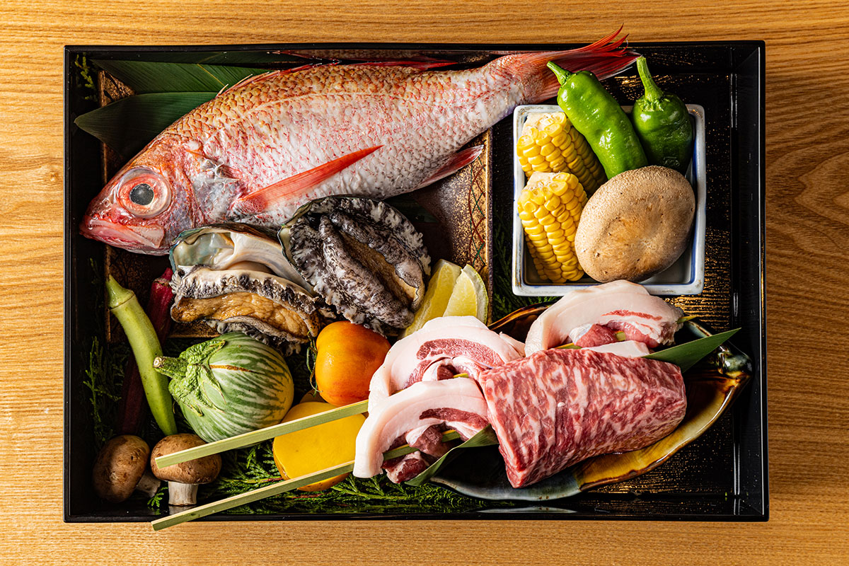地魚や千葉牛など、その日のために特別に仕入れた旬の地素材